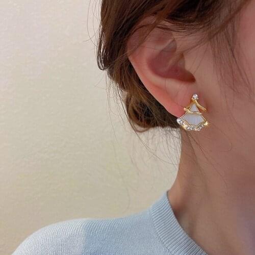 Korean Style Rhinestone Shell Sector Stud Earrings for Women Cute Small Simple Vintage Piercing Earring 2021 New Trendy Jewelry