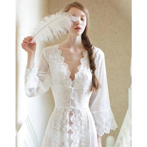 Sleepwear Sexy Long Nightwear White Lace Vintage Princess Dress Medieval Nightgown European-style Palace Robe Beautiful Vestidos