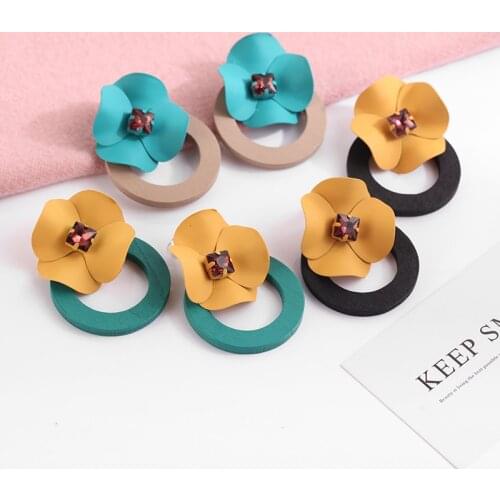 Bohemia Flower Earrings For Women Handmade Natural Wood Summer Ethnic Jewelry Multicolor Brand Design Female Dangle Earring