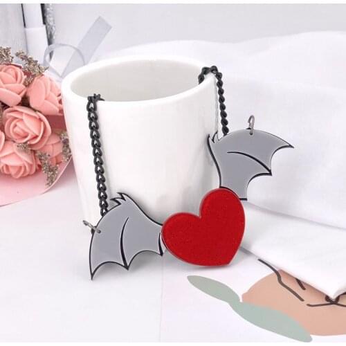 ZiccoWong New Halloween Heart Shape Bat Wings Necklace Pendant For Women Choker Chain Women Frineds Necklace Party Jewelry