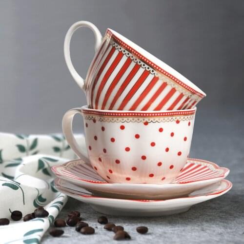 European Ceramic Coffee Milk Mug Porcelain Simple Afternoon Tea Cup with Spoon and Saucer Set Couple Teacups Drinkware 200ML