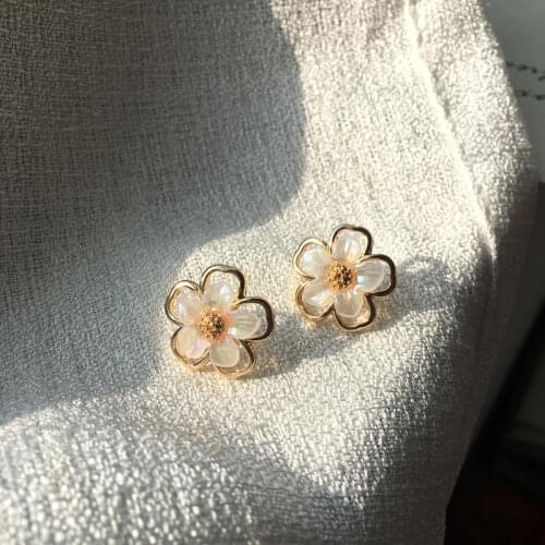 2Pcs/1Pair Fashion Earrings Jewelry Korea Alloy Crystal Pearl Flower Stud Earrings for Women Sweet Girl