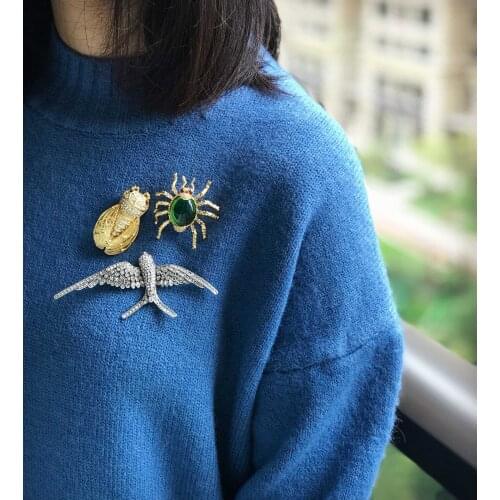 European and American vintage brass and diamond brooch womens fashion luxury jewelry