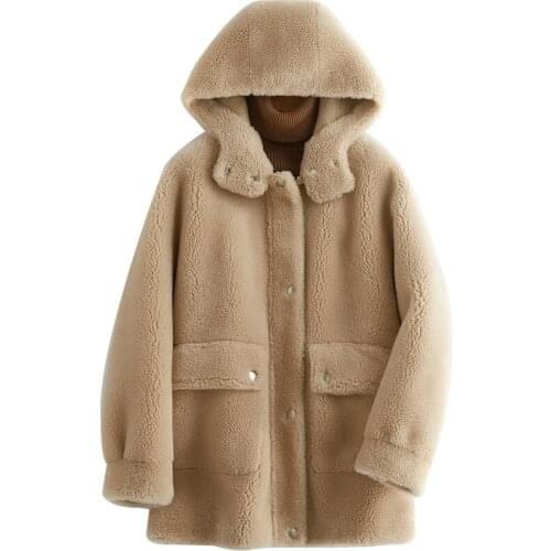 2020 New Sheep Shearing Overcoat Reunite With Coat One Leather And Fur Loose Coat Long Fund Even Hat