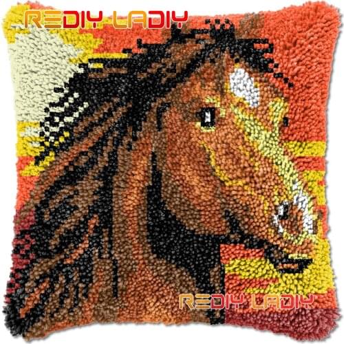 Latch Hook Cushion Horse at Sunset DIY Needlepoint Kits Chunky Acrylic Yarn Arts Crocheting Lofty Pillow Case Hobby & Crafts