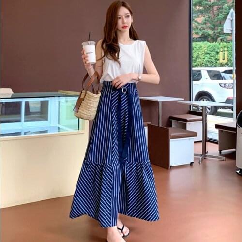 Women Summer Korean Style Casual Elegant Beach Holiday Set White Round Neck Sleeveless Loose Top And Striped Skirt Two Piece Set