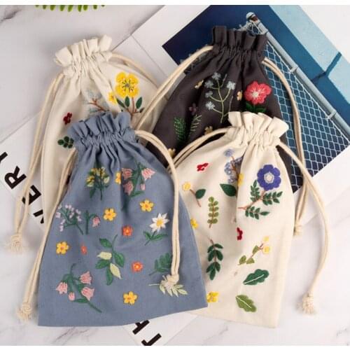 2020 New DIY fashion purse with European style embroidery, send bamboo embroidery stretch.Give embroidery and small gifts
