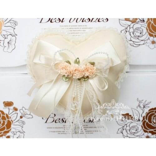 Western-style Wedding Supplies 0rops Ring Pillow Sweet Heart Shaped Champagne color Ring Pillow Lace Ring Pillow