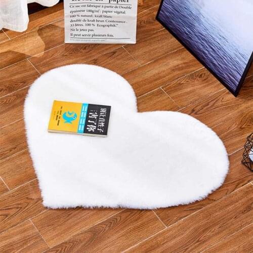Plush Carpet Home Decor Coffee Table Bedroom Fur Carpet Love Heart Shape Silky Rugs Sofa Non-slip Foot Pad Faux Fur Mats
