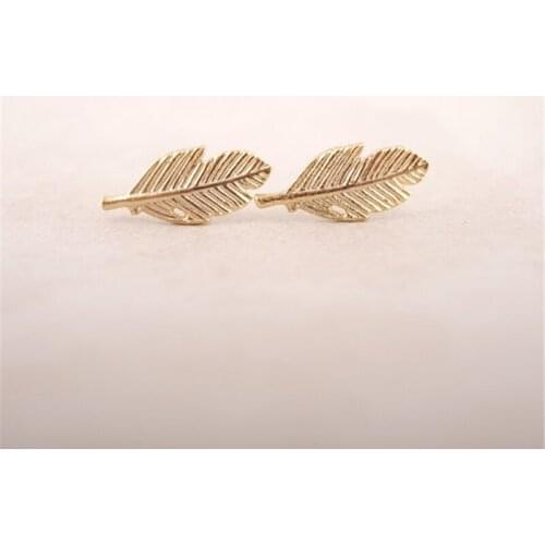 Hot Selling Dainty Leaves Earrings Jewelry Fresh and Natural Leaves Earrings Elegant Charm Female Earrings Jewelry Everyday Wear