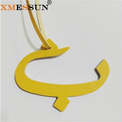 Wholesale Luxury Genuine Natural Leather Character Alphabet Arabic Letter B Keychain Backpack Pendant Ladies Women Bag Charm