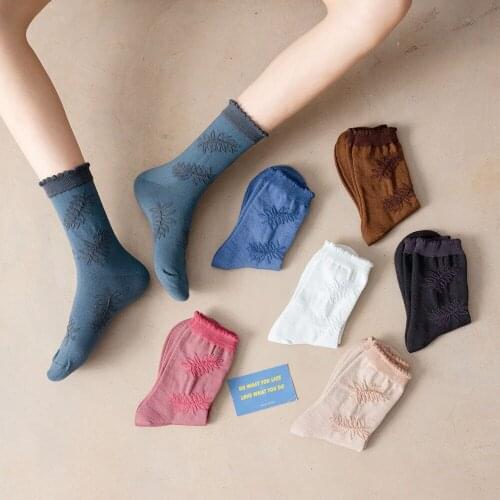 Womens Tube Retro Womens Socks European And American Three-Dimensional Jacquard Leaf Womens Socks Fashion Ladies Cotton Socks