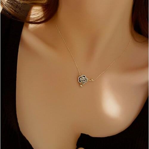 Womens Necklaces Gold Color Necklace Elegant Flowers Woman Clavicle Chain Pendant Trend Fine Women Jewelry Accessories