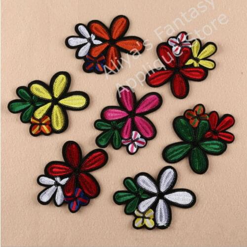 1 pcs Flower sequins Embroidered patches iron on cartoon Motif DK Applique embroidery hat bag shoe clothing phone accessory