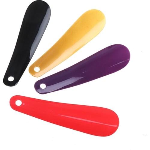 1pc/2Pcs Random Colorful Plastic Shoehorn 16cm Professional Flexible Shoe Lifter Shoe Horns Spoon Shoes Accessories