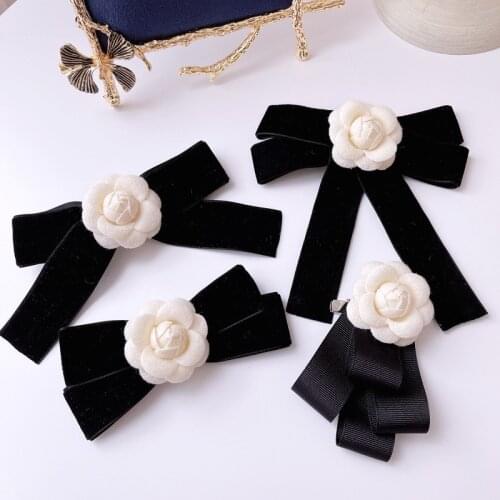 Camellia Bow Tie Brooch Fashion Korean Womens College Style Shirt Accessories Vintage Velvet Collars Flower Pins Womens Jewelry