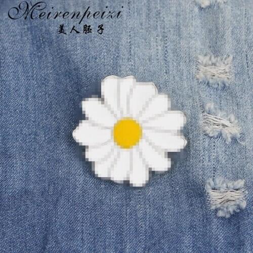 Cute Metal Badge White Daisy Flower Spring Easter Enamel Lapel Pin Brooches Women Girls for Clothing Bag Mothers Day Gift