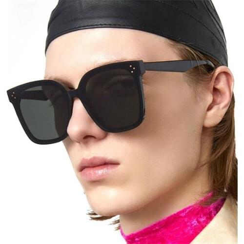 Korea Glasses Trendy Celebrity TV series Rivet Black Square Womens Sunglasses Brand Designer Vintage Shades Sun Glasses Men UV