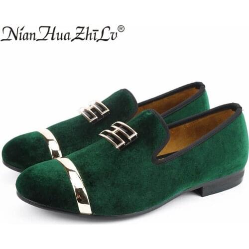 New style black and green velvet handmade with gold patent buckle fashion loafers party wedding dress shoes men flats