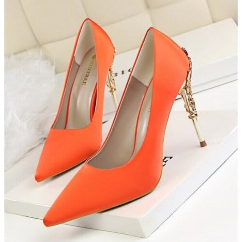 2020 New Spring/Autumn Women Pumps High Thin Heel Metal Pointed Toe Sexy Ladies Bridal Wedding Women Shoes White High Heels