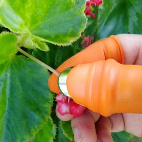 Hot Sales Silicone Thumb Knife Finger Protector Vegetable Harvesting Knife Plant Blade Scissors Cutting Rings Garden Gloves