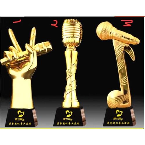 Home decoration The global microphone Sing sing Like English word trophy Gold plated Free to make characters worlds cup of vict
