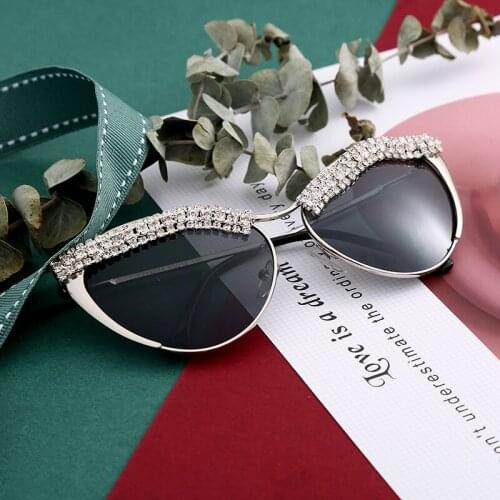 2020 Celebrity Sunglasses Women Men Cat Eyes Sunglasses Luxury Diamond Sexy Small Glasses for Ladies Vintage Shades Female UV400
