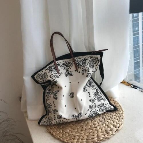 Korea ulzzang Ins canvas slung large capacity hand bag new Harajuku Japanese fashion zipper flower casual female shoulder bag