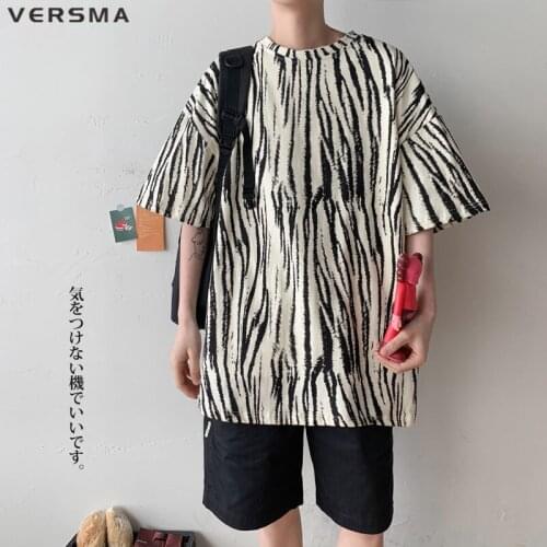 VERSMA Japanese Harajuku Vertical Stripe Short Sleeve T-shirt Men Summer High Street Loose Vintage Tshirt Men Women Dropshipping