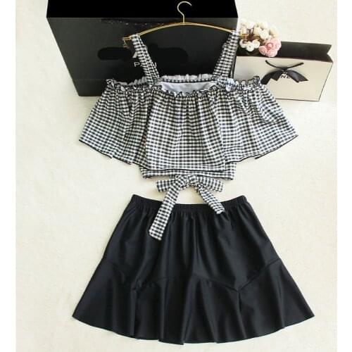 Little girl students falbala covered chest show thin grid bubble hot spring bathing suit restoring ancient ways