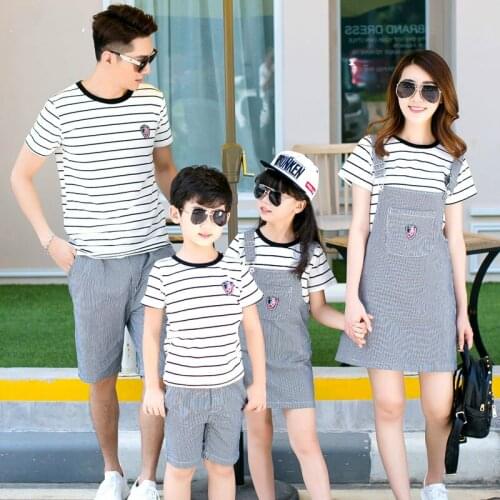 Mother And Daughter Dresses Family Matching Outfits Summer Striped T-shirt Dress Outfits for Father Son Baby Boy Girl