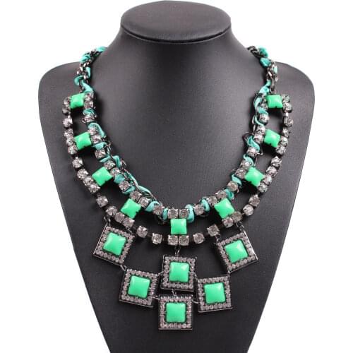 New Arrival Fashion Model Design Long Chain Crystal Resin Bib Chunky Statement Pendant Necklace for Women Brand Jewelry