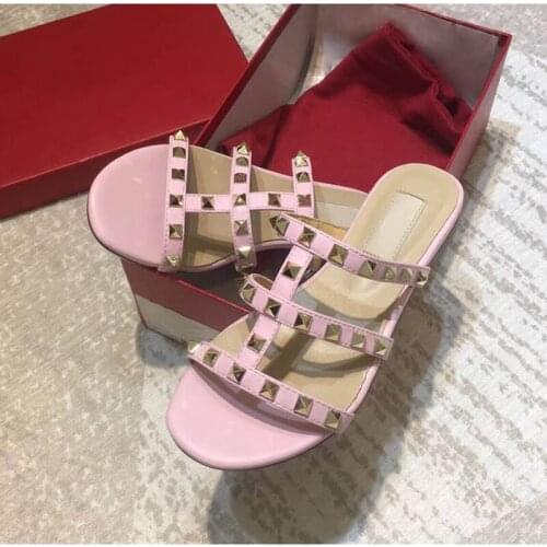 Popular popular luxury brand designer studded womens shoes fashion sandals and slippers leisure beach outdoor flip-flops