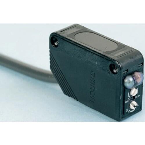 E3Z-L81 E3Z Photoelectric Sensor Diffuse 60 → 120 mm Detection Range PNP