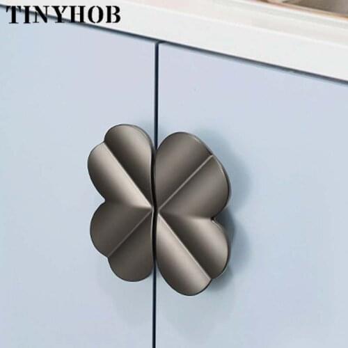 DIY Four Leaf Clover shape/Creative Zinc alloy Door knob European Furniture Handles Drawer Pulls Kitchen Cabinet Handles