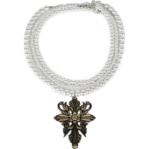 Anime Collar Vampire Alcina Lady Dimitrescu Necklace Cosplay Pearl Necklace Birthday Gift for Girls Women Jewelry Accessories