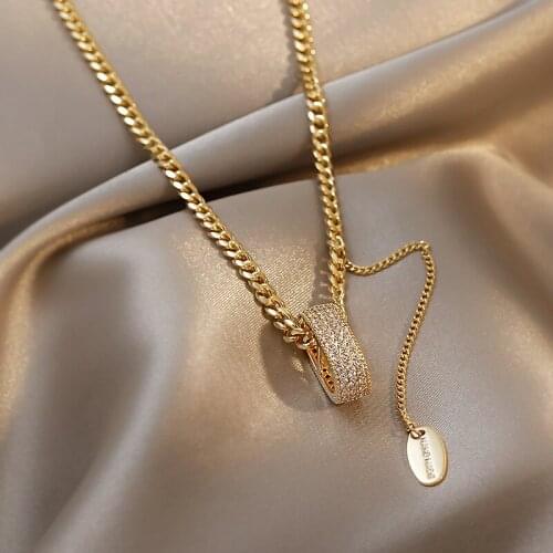 Origin Summer Fashion Asymmetric Gold Geometric Letter Pendant Necklace for Women Delicate Hollow Rhinestone Necklace Jewelry