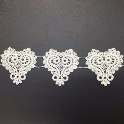 10pcs 6cm White Heart Flower Embroidered Lace Edge Trim Applique Crochet Wedding Bridal Dress Decoration DIY Scrapbooking Craft