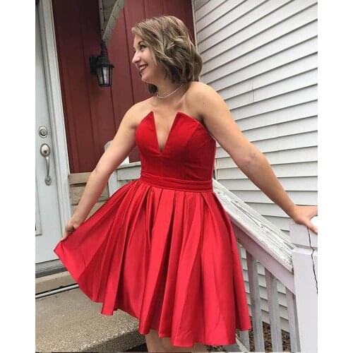 Sexy Strapless Short Homecoming Dresses 2020 Fashion Lace Up Back Red Satin Mini Length Prom Party Gowns Cocktail Dress Cheap