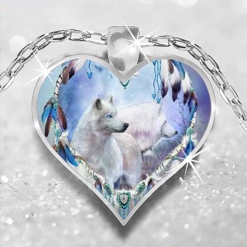 Bohemian Feather White Wolf Necklace Love Heart Epoxy Pendant Necklaces For Women Ethnic Jewelry Accessories