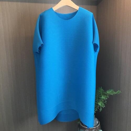 HOT SELLING Miyake folds fashion Loose solid color short sleeve hooded collar long T-shirt IN STOCK