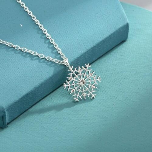 New Korean Simple Alloy Necklace Inlaid Rhinestone Snowflake Geometric Female Necklace Suitable For Christmas Gifts Jewelry