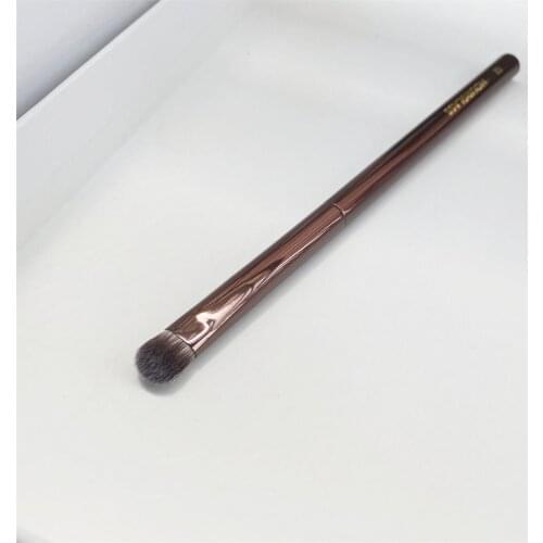 Beveled Shadow Makeup Brush No.12 - Small Eye Shadow Smudging Blending Highlighting Beauty Cosmetics Tools