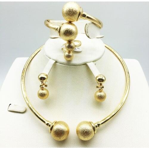 Bridal gift fashion high quality African jewelry set female necklace earrings bracelet travel gold jewelry set