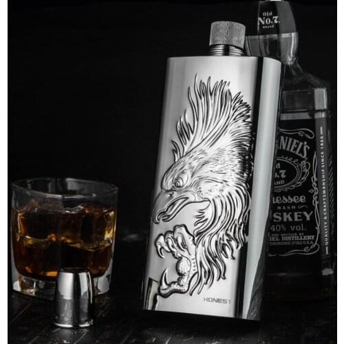 Flagon Eagle Pattern Whiskey Wine Pot Portable Flask 17 Oz Stainless Steel Hip Flask Liquor Alcohol Cap Travel Tour Drinkware