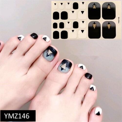 1sheet Toe Nail Art Adhesive Sticker 22Tips Black White Geometric Triangle Patterns Nail Polish Stickers Wraps for Toenail Decor