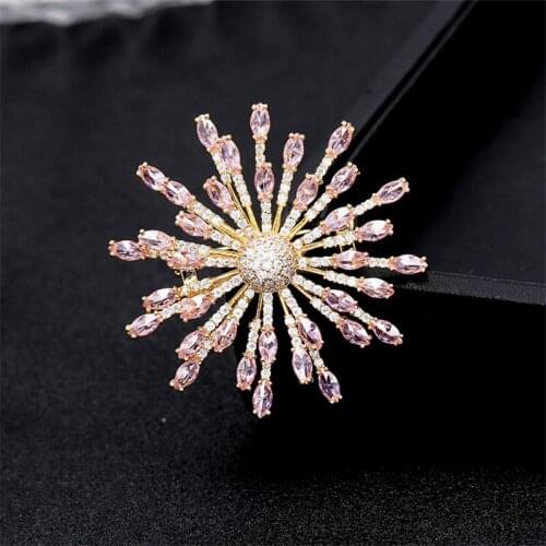 Gorgeous Yellow Pink Zirconia Snowflake Brooches Pins Winter Wedding Bouquet Crystal Pin Dress Brooch Jewelry Women Broach Gift