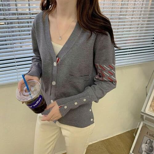 2021 Spring High Quality Fashion Embroidery V-Neck Oversized Cardigan Long Sleeve Single Breasted Button Knitted Sweater tops
