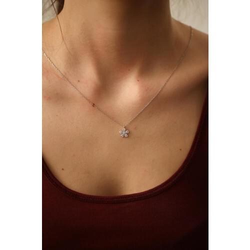 İzla Design Fivefold the Pattern of Clover Zircon Silver Necklace