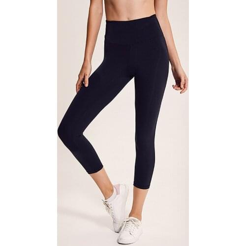 Black Push Up Calf-Length Yoga Pants Women Squatproof Capri Pants With Pocket Inside Stretchy High Waist Sports Workout Tights